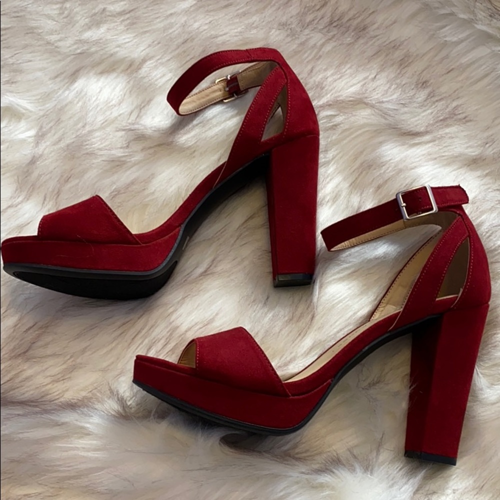 BRAND NEW Red Chinese Laundry Platform Heels